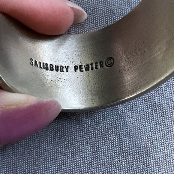 Signed Salisbury Pewter, Cuff Engraved Bracelet, Flower Of The Month "February" - Picture 9 of 11